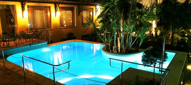 Hotel con Piscina a Sorrento